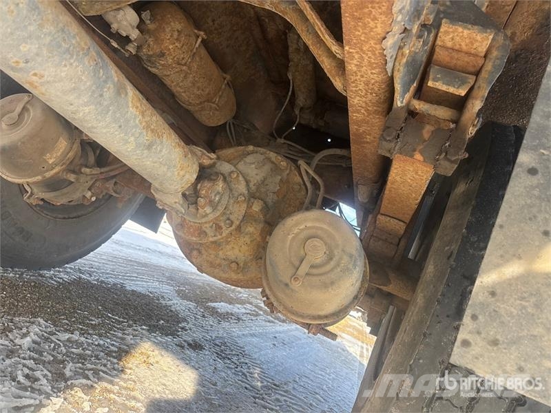 Ford F800 4x4 S/A Dump Truck 自卸式货车