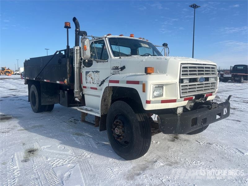 Ford F800 4x4 S/A Dump Truck 自卸式货车