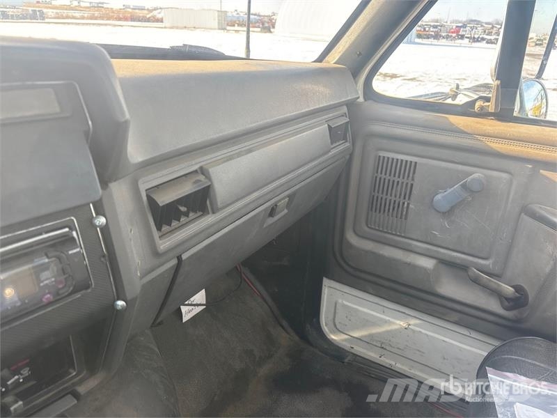 Ford F800 4x4 S/A Dump Truck 自卸式货车