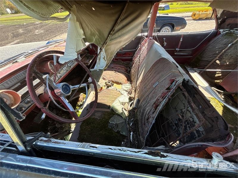 Ford Galaxie 500 Automobile (Inoperable) Auto's
