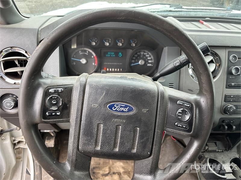 Ford Hiab 077 CL Knuckle Boom on Ford F-550 XLT 4x4 Bo Crane trucks