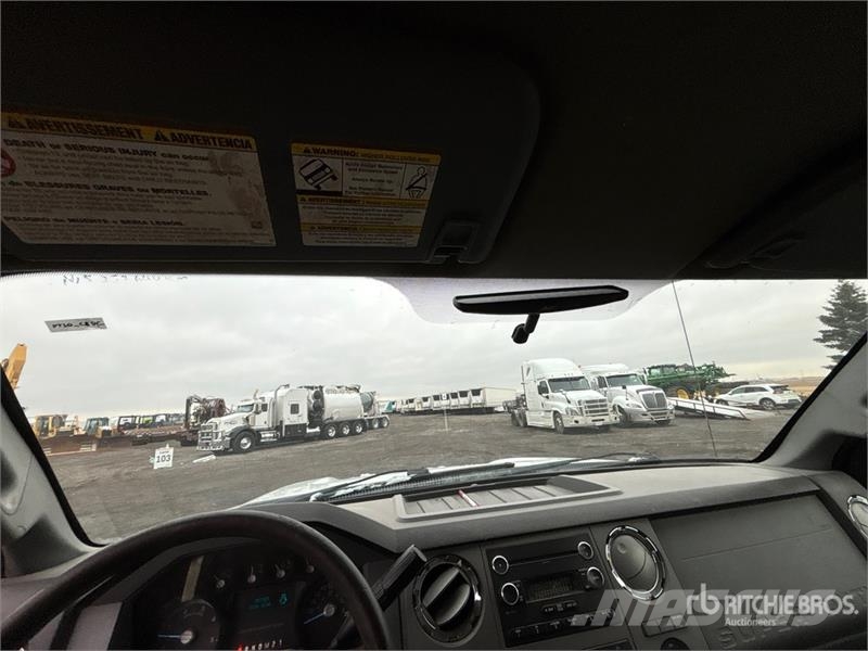 Ford Hiab 077 CL Knuckle Boom on Ford F-550 XLT 4x4 Bo Crane trucks