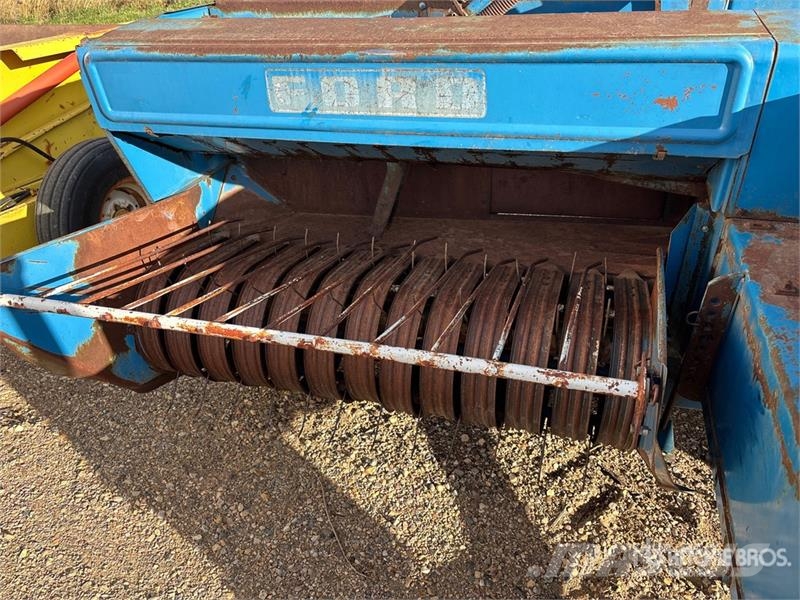 Ford I4-4II Square Baler Square balers