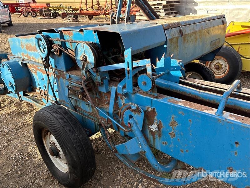 Ford I4-4II Square Baler Square balers