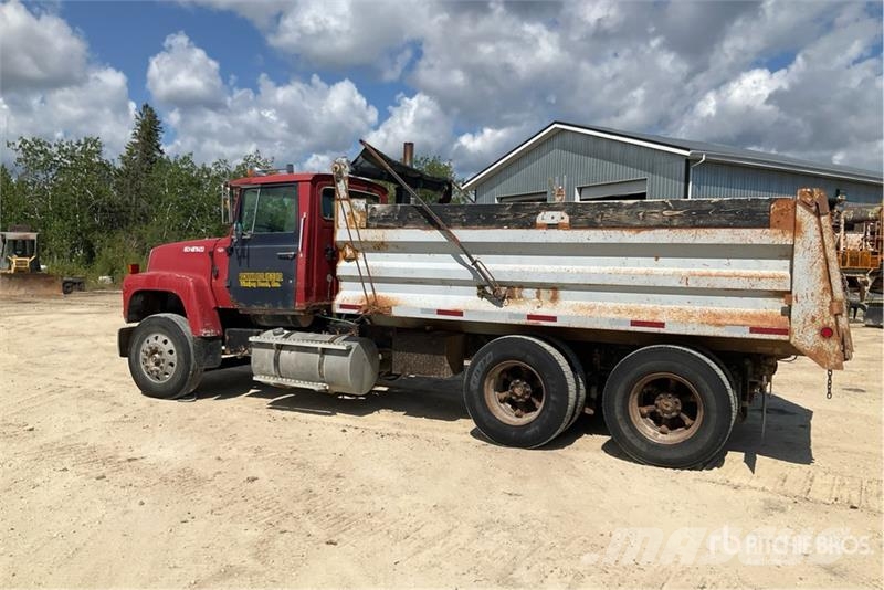 Ford L9000 Φορτηγά Ανατροπή
