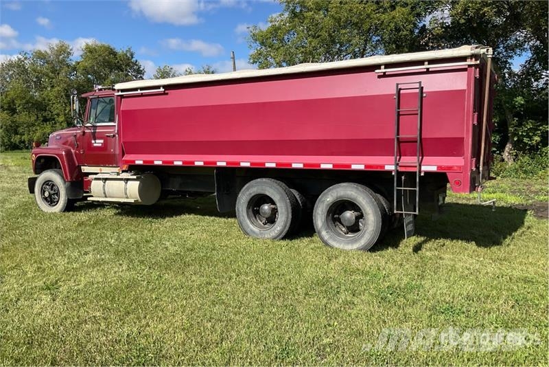 Ford L9000 6x4 Grain Truck Kornbil