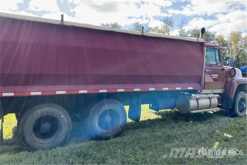 Ford L9000 6x4 Grain Truck Kornbil