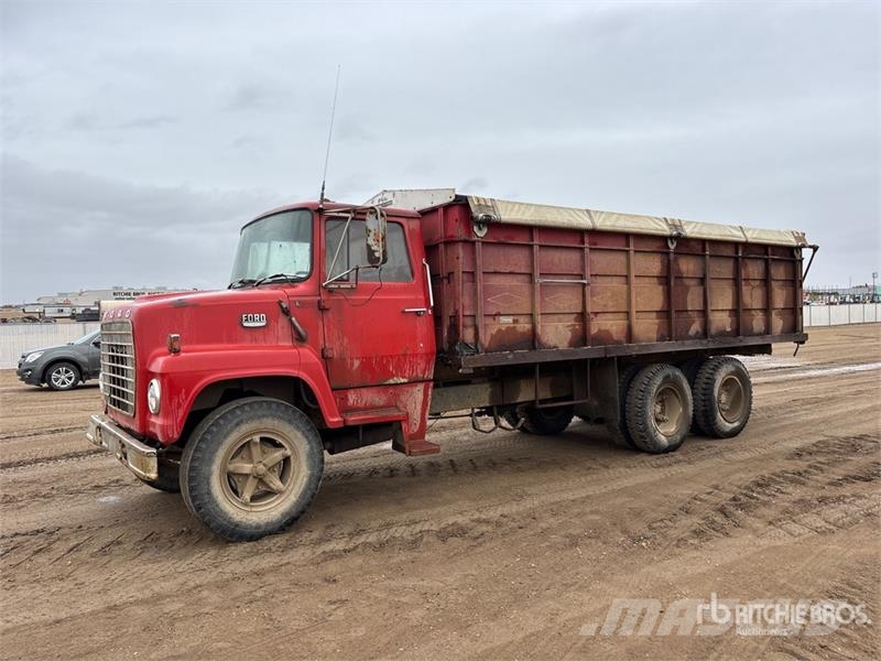 Ford LN700 6x4 Grain Truck (Inoperable) Kmetijski / žitni tovornjaki