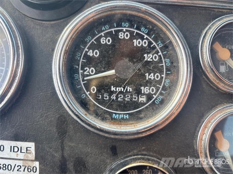 Ford LNT8000F Φορτηγά Ανατροπή