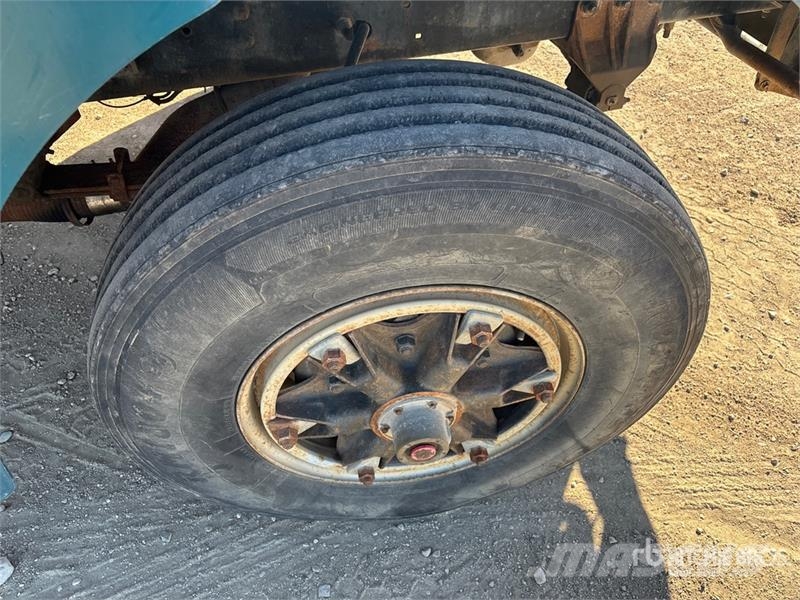 Ford Louisville 6x4 Grain Truck Poljoprivredni / kamioni za žitarice