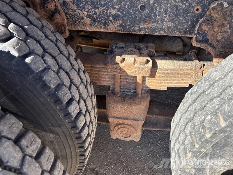 Ford Louisville 6x4 Grain Truck Poljoprivredni / kamioni za žitarice