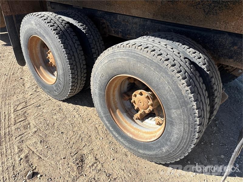 Ford Louisville 6x4 Grain Truck Poljoprivredni / kamioni za žitarice