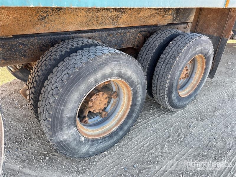 Ford Louisville 6x4 Grain Truck Poljoprivredni / kamioni za žitarice