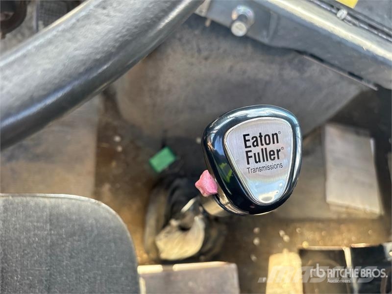 Ford LTL9000 Φορτηγά Kαρότσα με ανοιγόμενα πλαϊνά