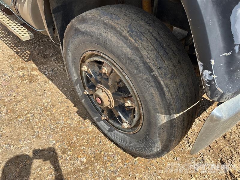 Ford LTL9000 Φορτηγά Kαρότσα με ανοιγόμενα πλαϊνά