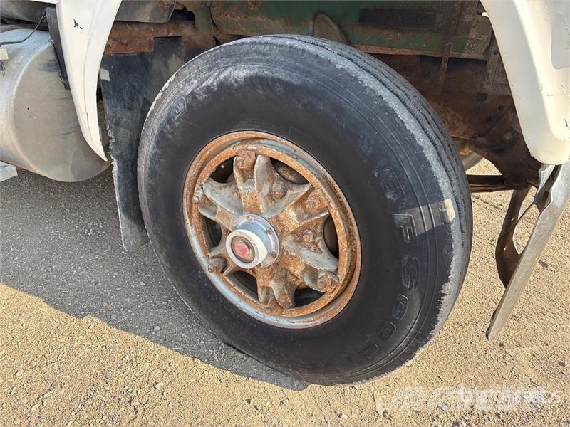 Ford LTL9000 Trekkers
