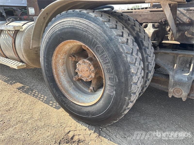 Ford LTL9000 Trekkers