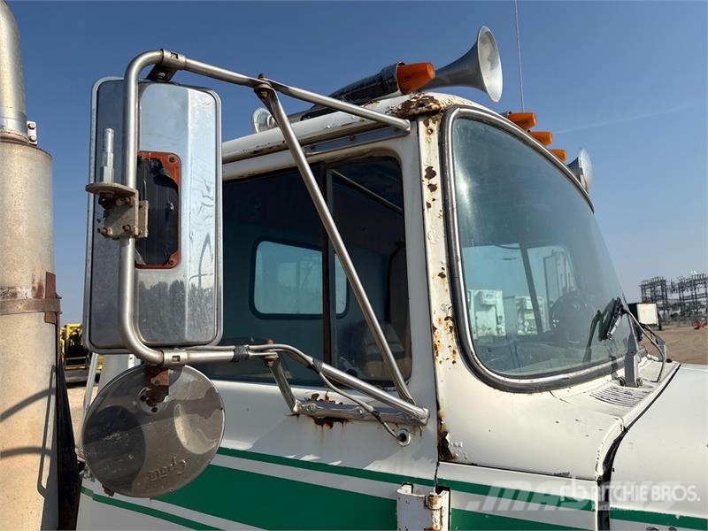 Ford LTL9000 Trekkers