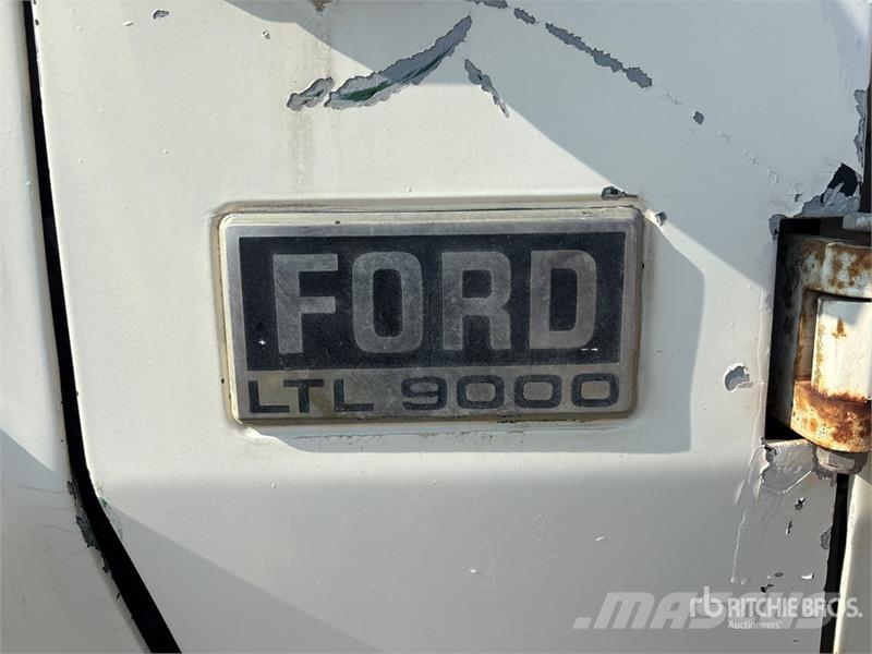 Ford LTL9000 Trekkers