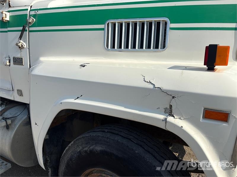 Ford LTL9000 Trekkers