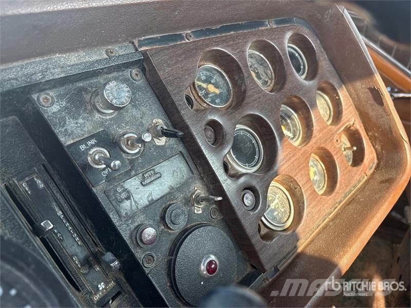 Ford LTL9000 Trekkers