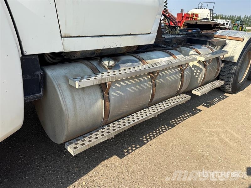 Ford LTL9000 Trekkers