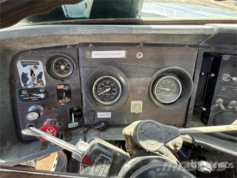 Ford LTL9000 Φορτηγά Kαρότσα με ανοιγόμενα πλαϊνά