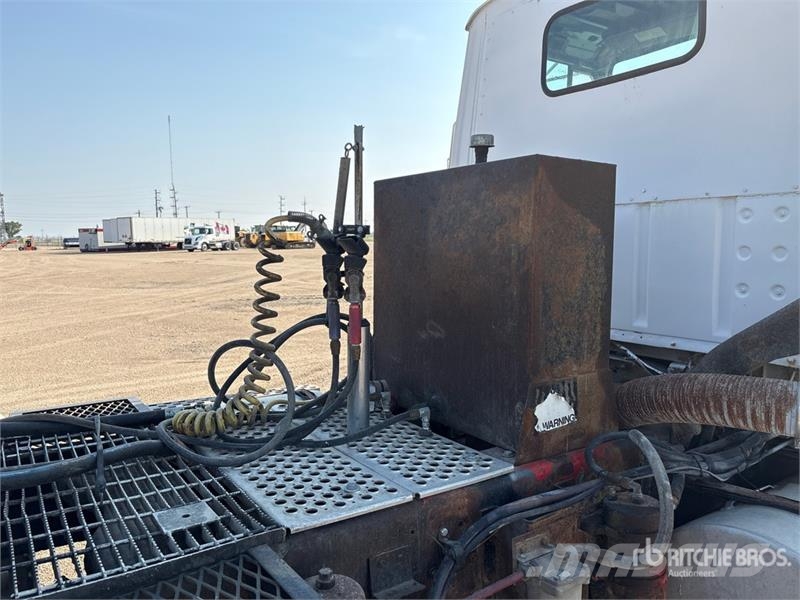 Ford LTL9000 Trekkers