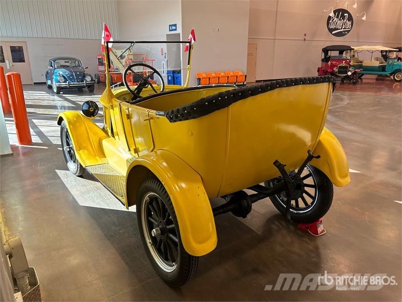 Ford Model T Antique Automobile Voiture