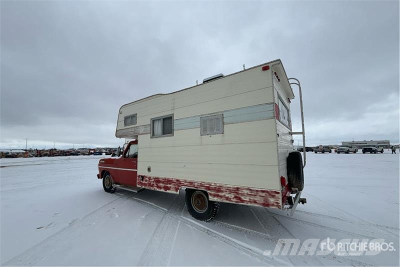 Ford Motor Home Asuntoautot ja asuntovaunut