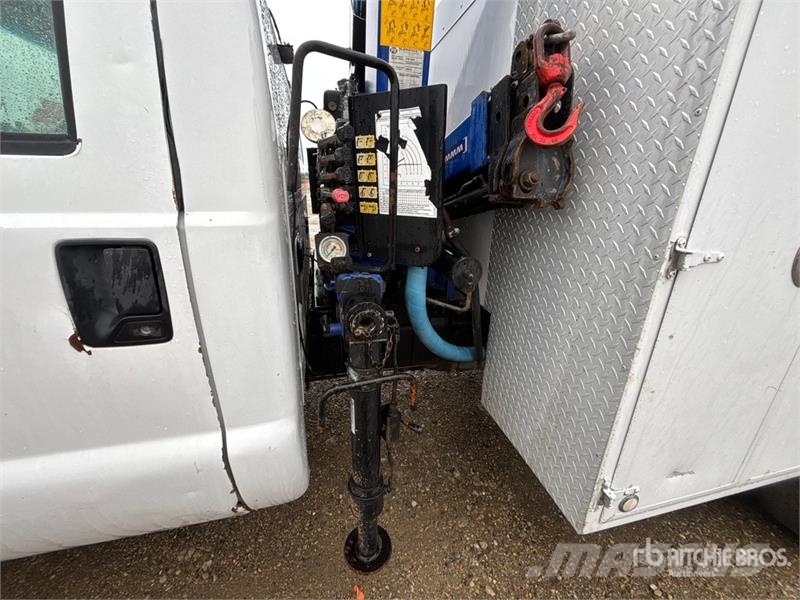 Ford PM 4022 Knuckle Boom on Ford F-550 XLT 4x4 Boom T Автокранове