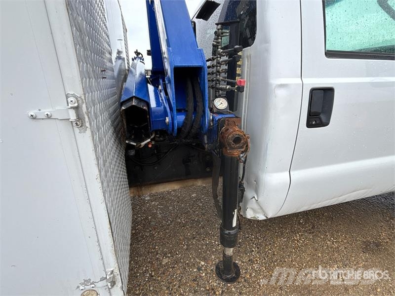 Ford PM 4022 Knuckle Boom on Ford F-550 XLT 4x4 Boom T Автокранове