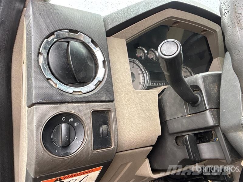 Ford PM 4022 Knuckle Boom on Ford F-550 XLT 4x4 Boom T Автокранове