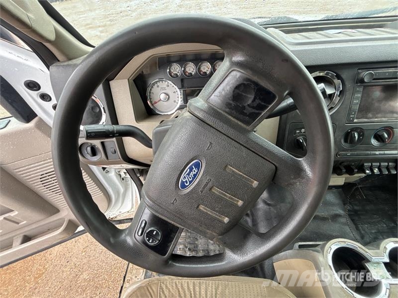Ford PM 4022 Knuckle Boom on Ford F-550 XLT 4x4 Boom T Автокранове