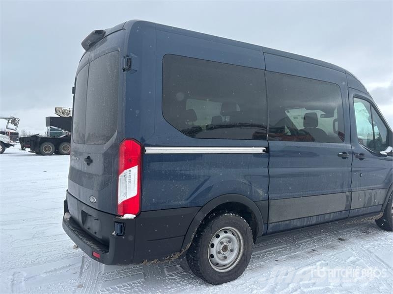 Ford Transit 150 9 Passenger Van Dostavna vozila / kombiji