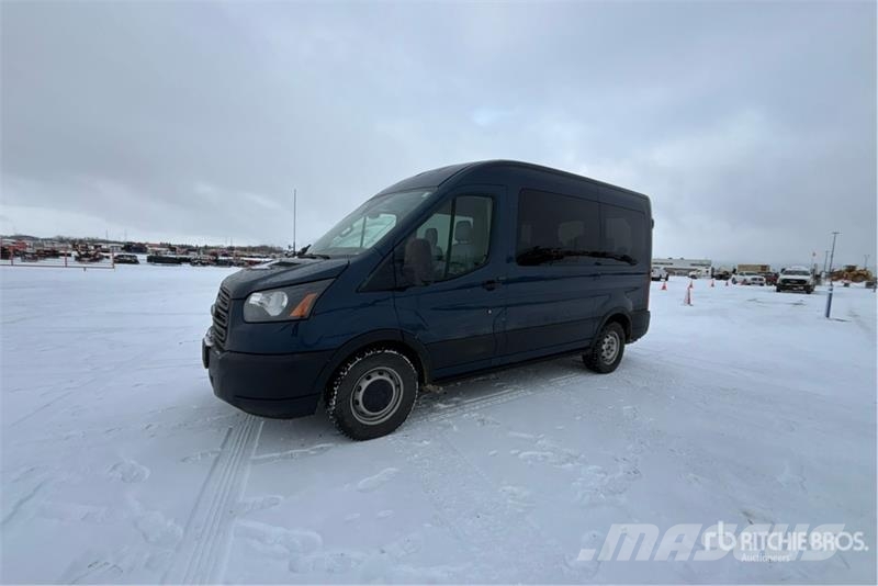 Ford Transit 150 9 Passenger Van Dostavna vozila / kombiji