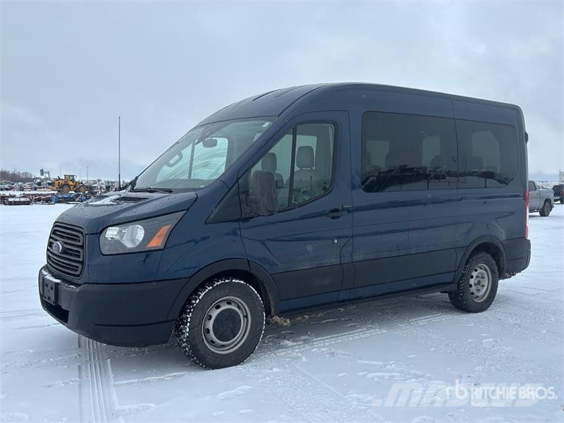 Ford Transit 150 9 Passenger Van Dostavna vozila / kombiji