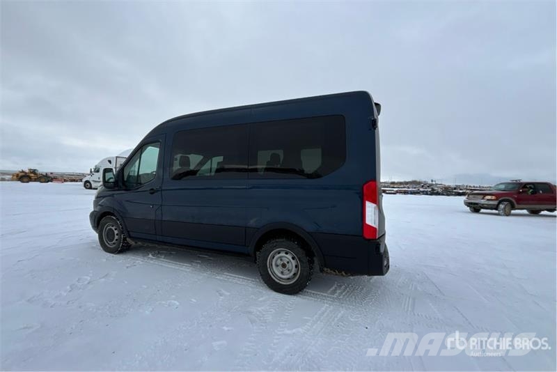 Ford Transit 150 9 Passenger Van Dostavna vozila / kombiji