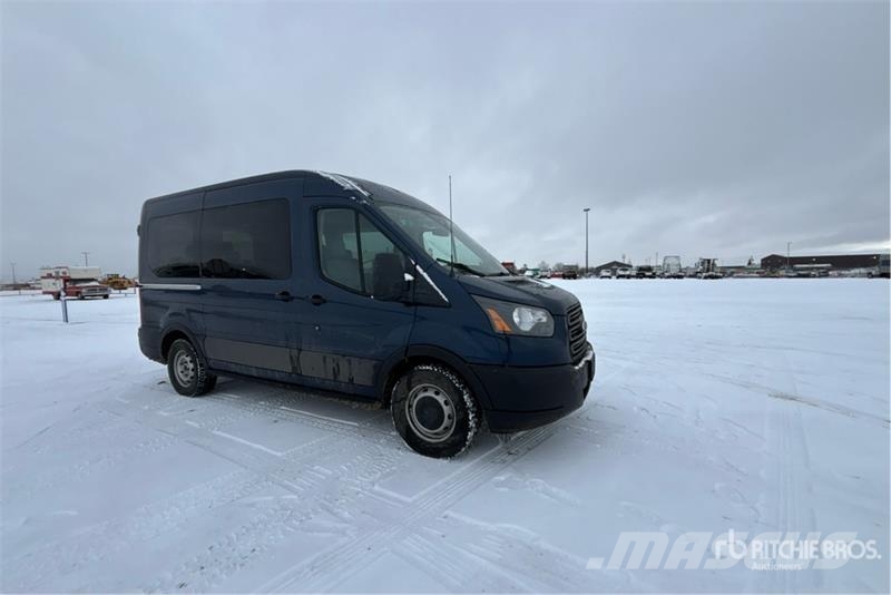 Ford Transit 150 9 Passenger Van Dostavna vozila / kombiji