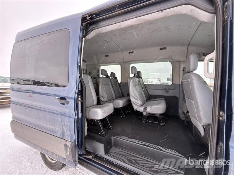 Ford Transit 150 9 Passenger Van Dostavna vozila / kombiji