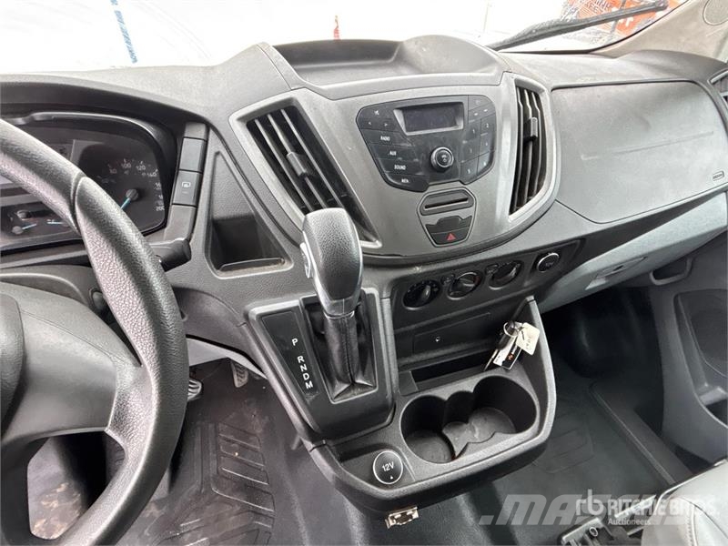 Ford Transit 150 9 Passenger Van Dostavna vozila / kombiji