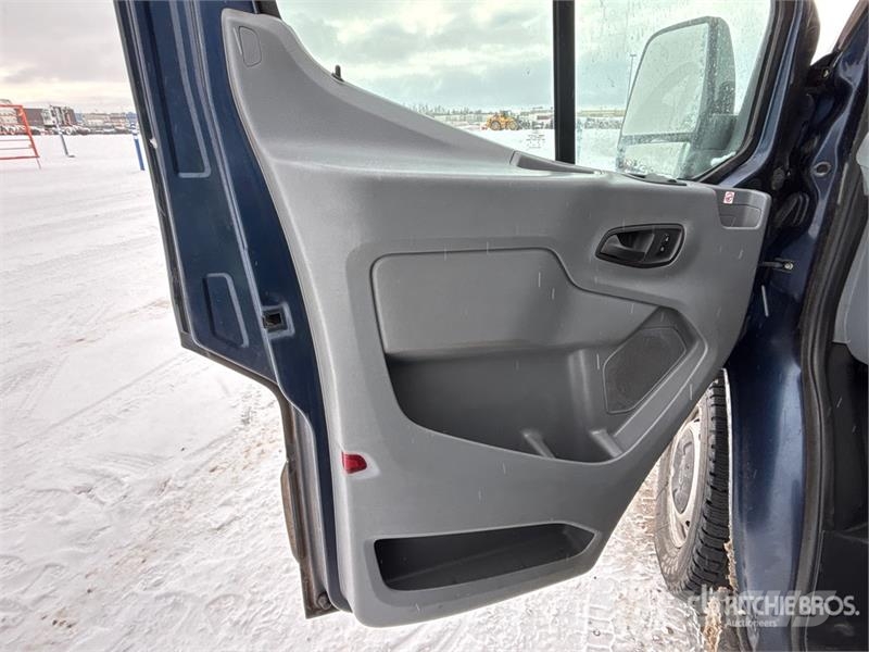 Ford Transit 150 9 Passenger Van Dostavna vozila / kombiji