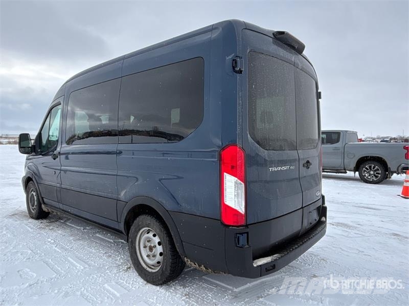 Ford Transit 150 9 Passenger Van Dostavna vozila / kombiji