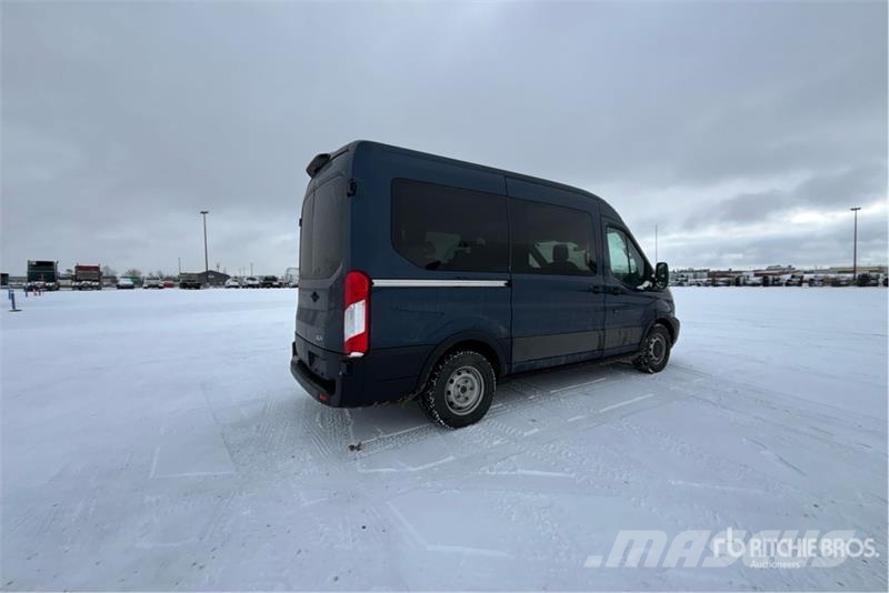 Ford Transit 150 9 Passenger Van Dostavna vozila / kombiji
