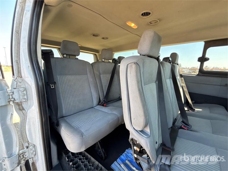 Ford Transit -150 XLT 4x4 8 Passenger Van Dostavna vozila / kombiji