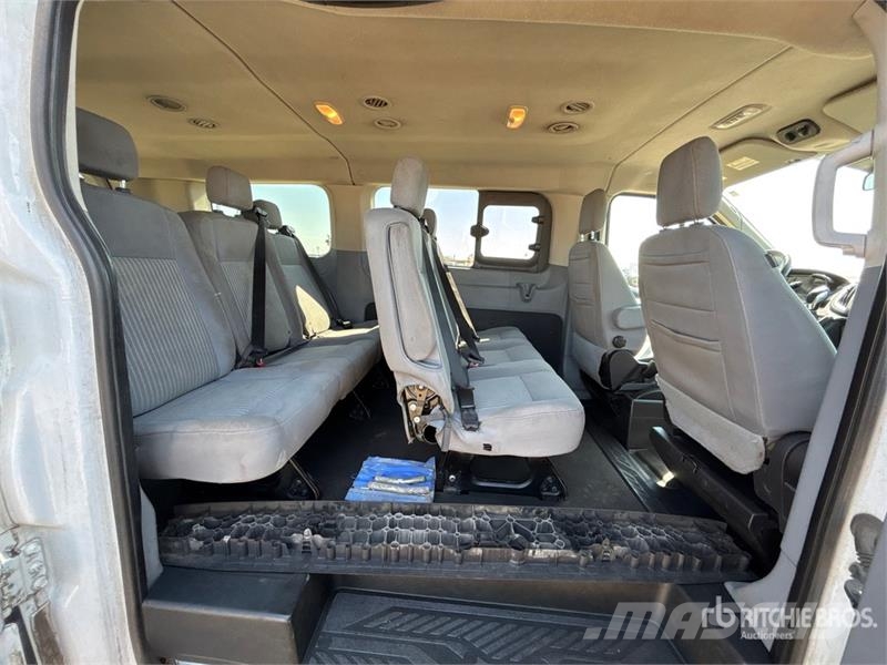 Ford Transit -150 XLT 4x4 8 Passenger Van Dostavna vozila / kombiji