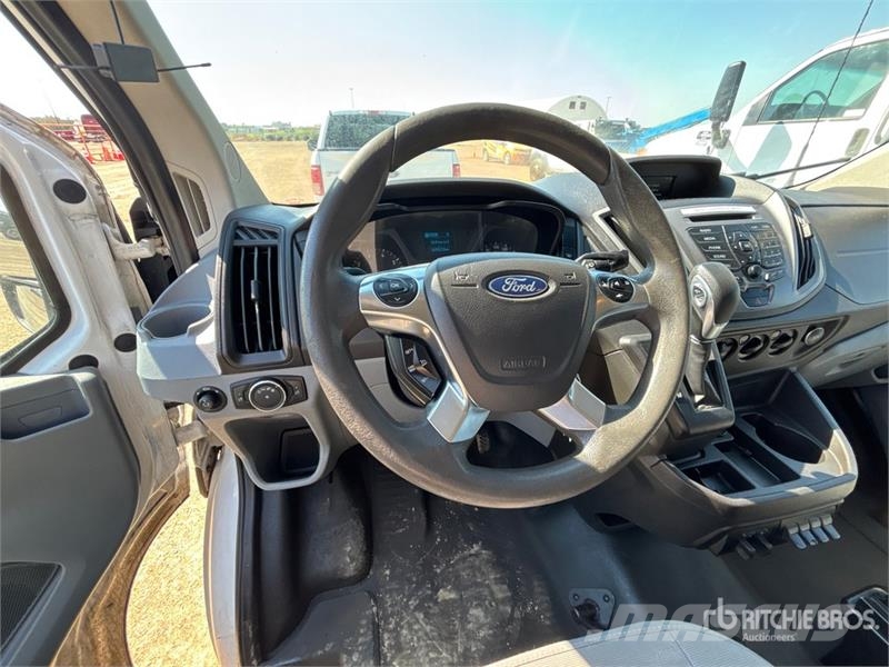 Ford Transit -150 XLT 4x4 8 Passenger Van Dostavna vozila / kombiji