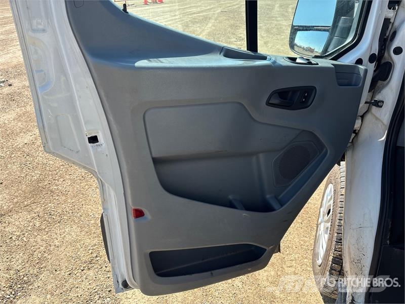 Ford Transit -150 XLT 4x4 8 Passenger Van Dostavna vozila / kombiji