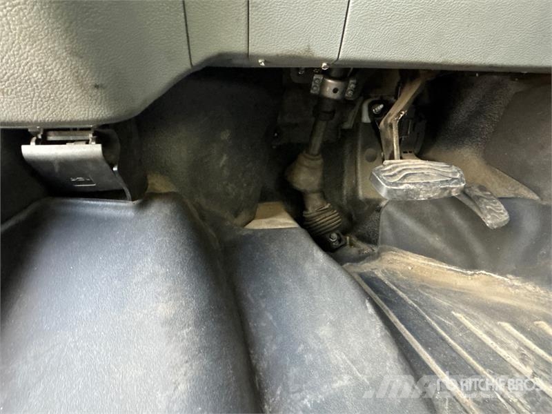 Ford Transit 250 Cargo Van شاحنة مقفلة