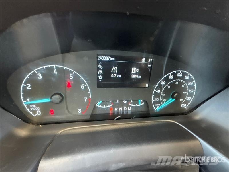 Ford Transit 250 Cargo Van Busy / Vany